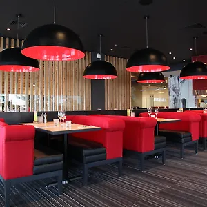 https://holiday-inn-calgary-south-conference-center.calgaryhotelsearch.com